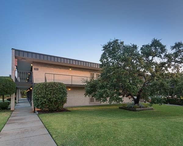 Exterior view - Quality Inn Ennis - I-45, Exit 251