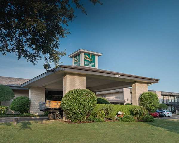 Exterior view - Quality Inn Ennis - I-45, Exit 251