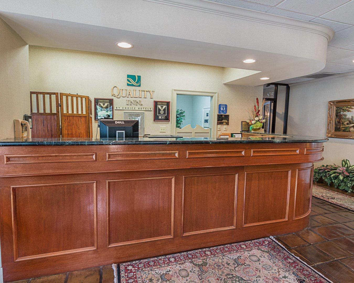 Front desk with friendly staff | Quality Inn Ennis