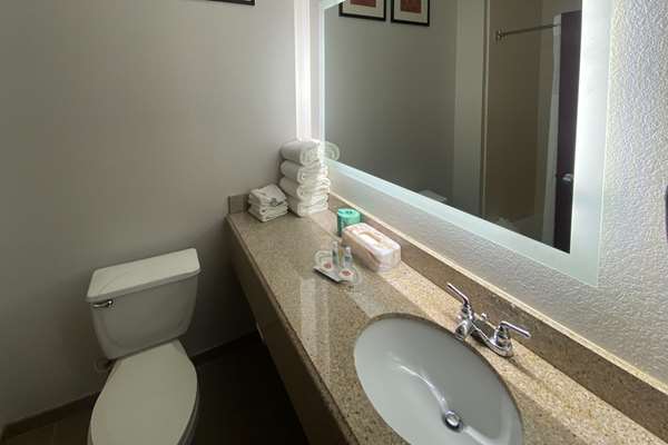  - Comfort Suites Round Rock - I-35, Exit 252B