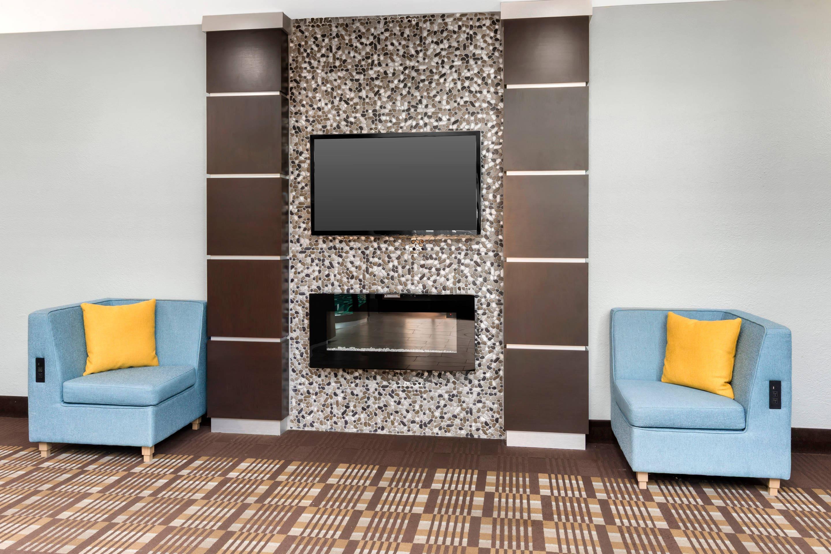 Lobby with sitting area | Quality Inn Mesquite - Dallas East