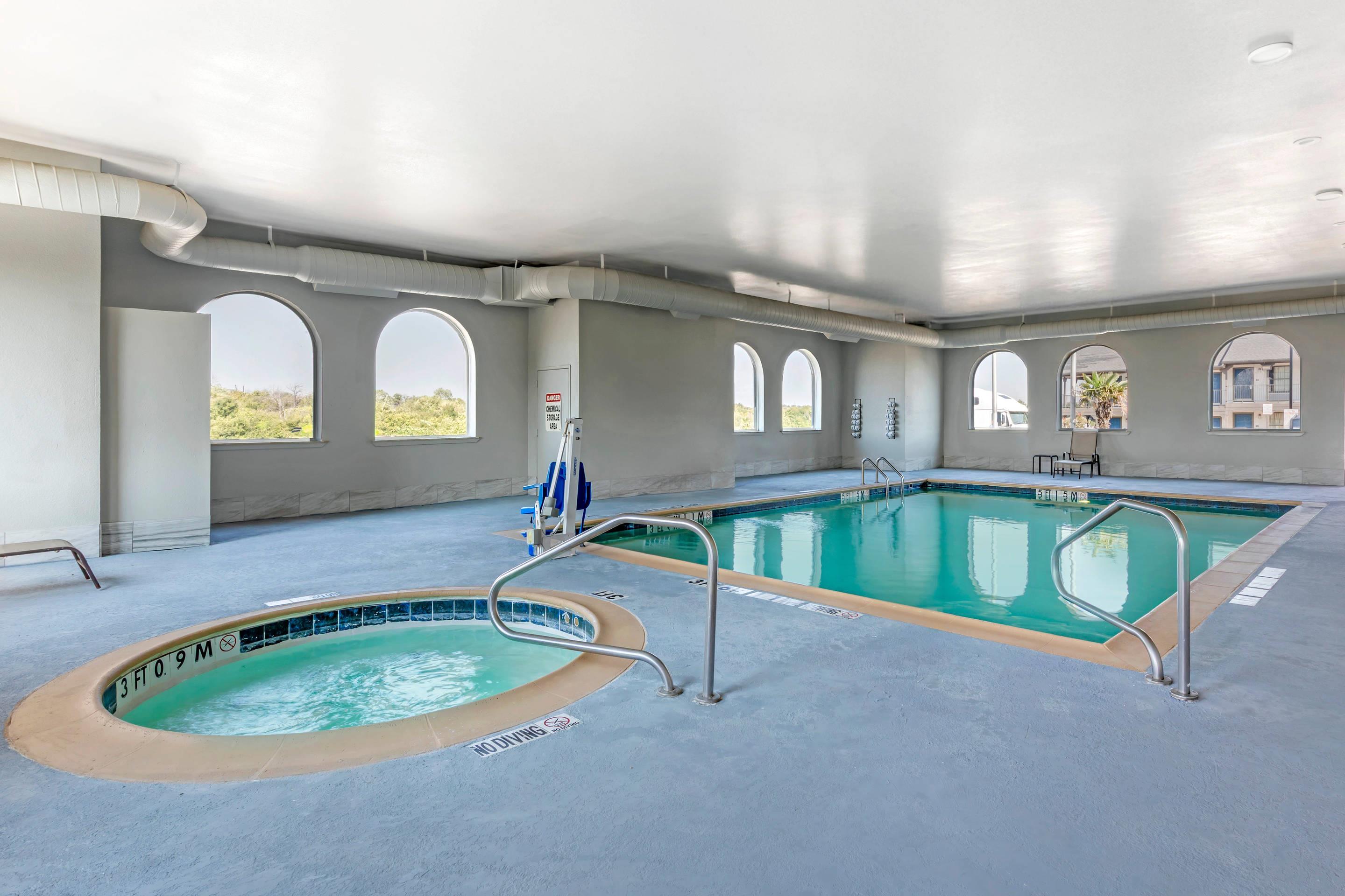 Indoor pool | Quality Inn Mesquite - Dallas East