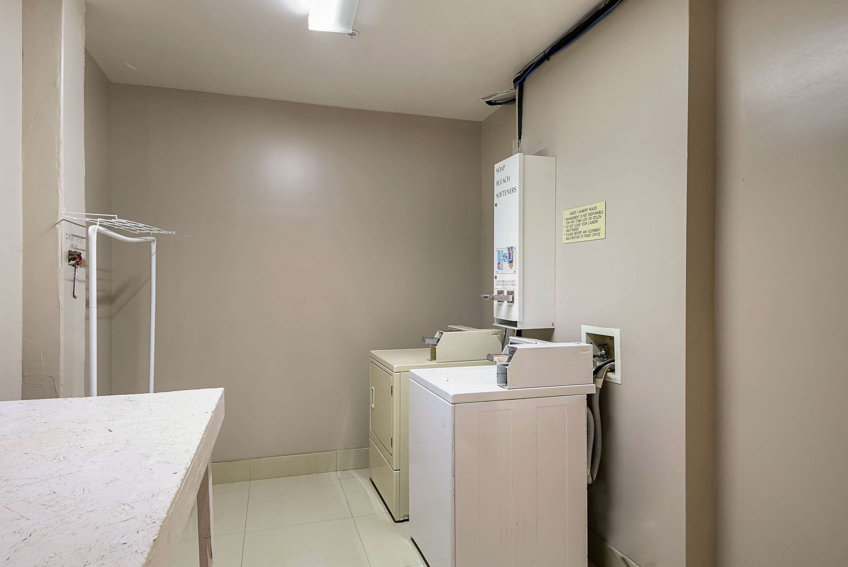 Guest laundry facilities | Quality Inn Kingsville Hwy 77