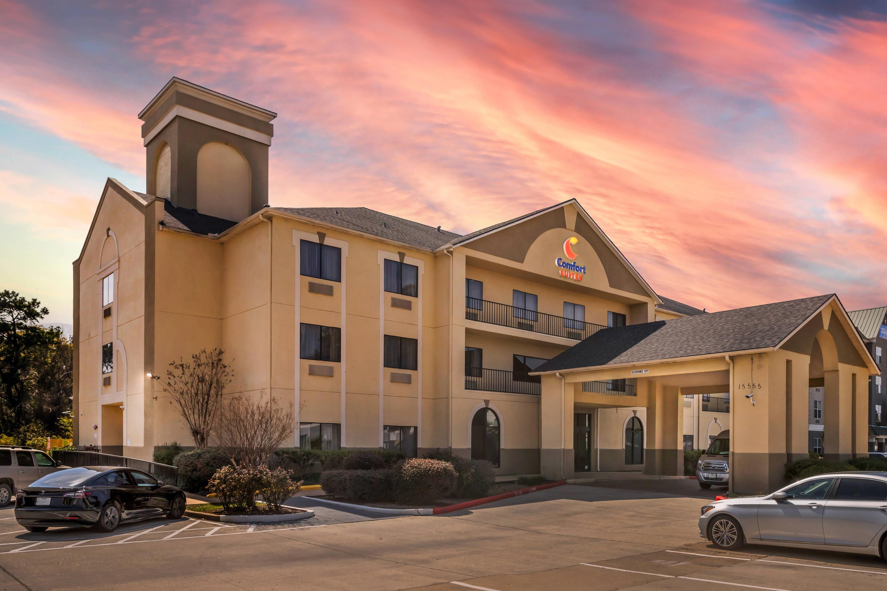 Twilight | Comfort Suites Bush Intercontinental Airport