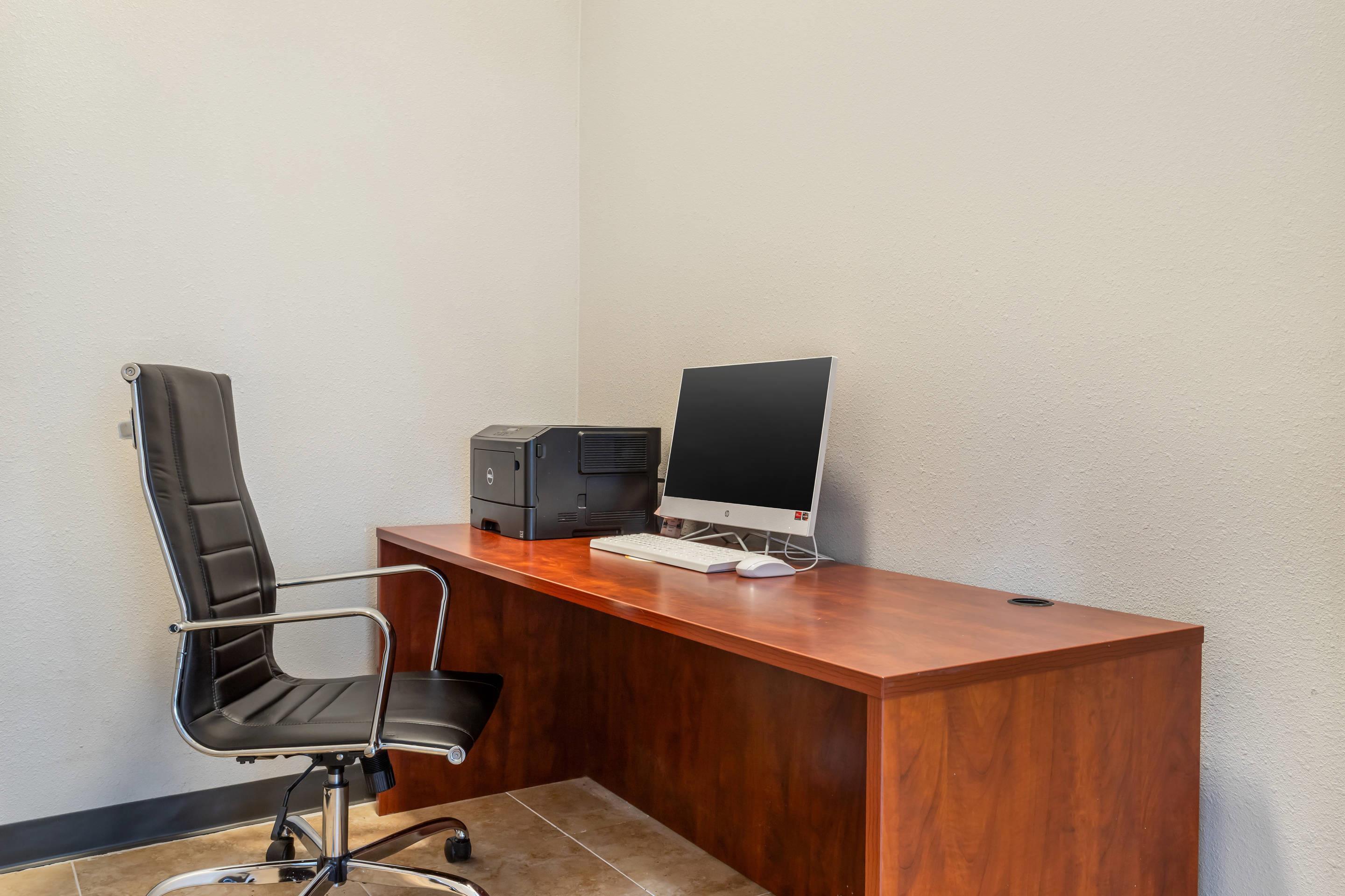 Business center | Comfort Suites Bush Intercontinental Airport
