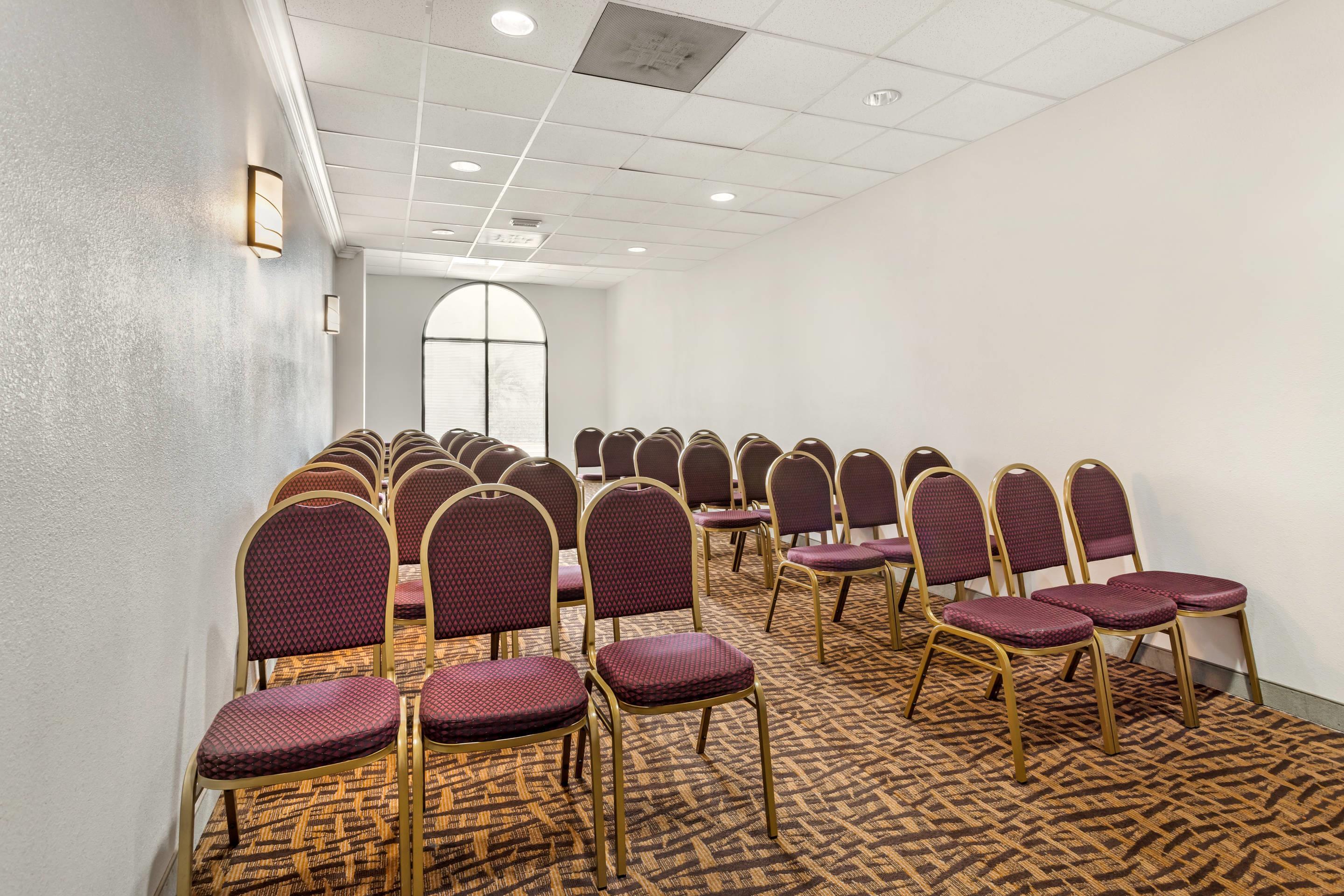 Meeting room | Comfort Suites Bush Intercontinental Airport