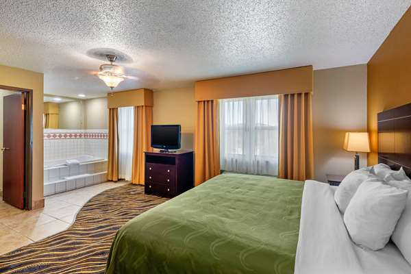 Suite - Quality Suites North Galleria Addison