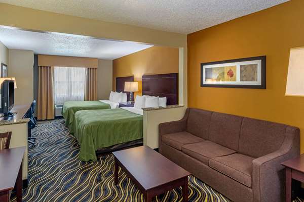 Suite - Quality Suites North Galleria Addison