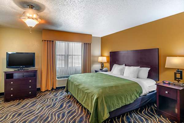 Suite - Quality Suites North Galleria Addison
