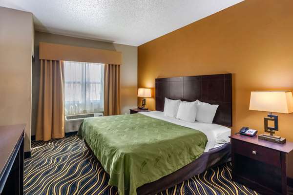 Suite - Quality Suites North Galleria Addison