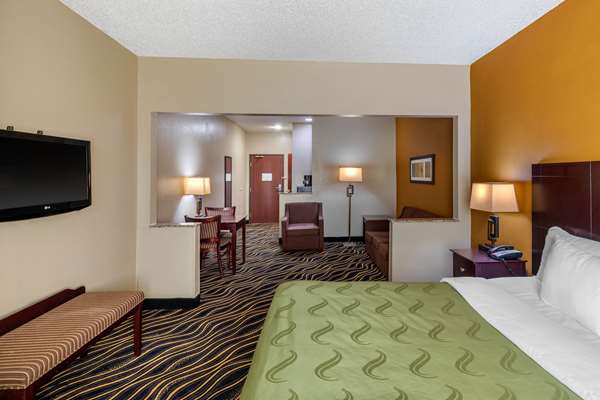 Suite - Quality Suites North Galleria Addison