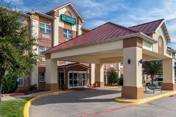 Exterior view - Quality Suites North Galleria Addison