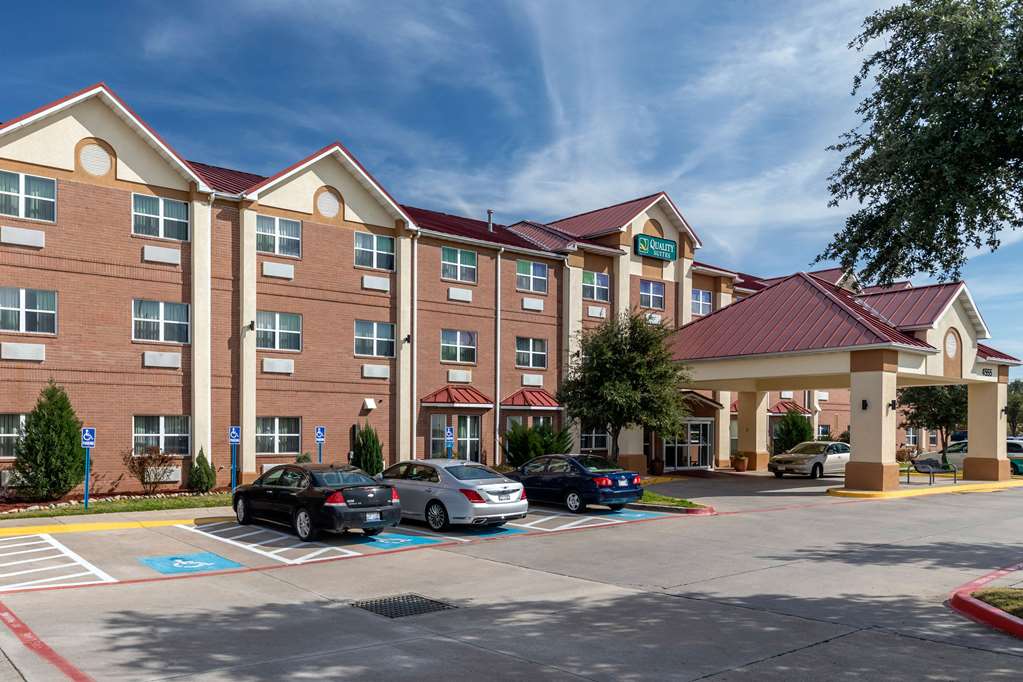 Quality Suites North/Galleria
