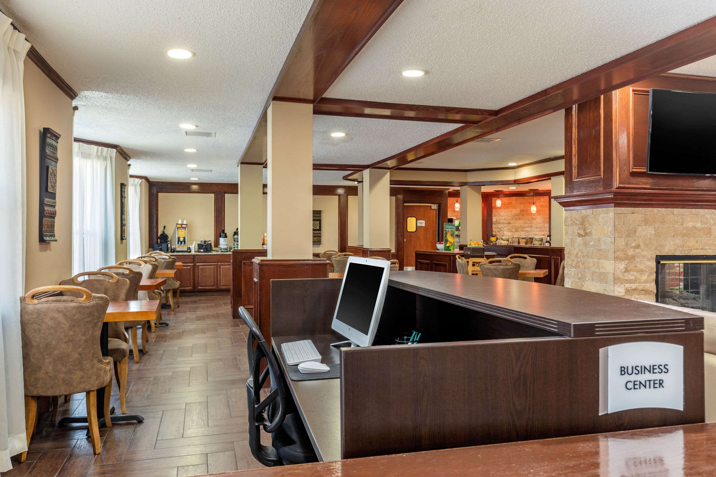 Business center | Quality Suites Addison - Dallas