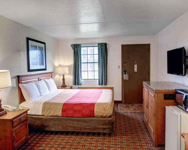  - Rodeway Inn New Braunfels - I-35, Exit 189
