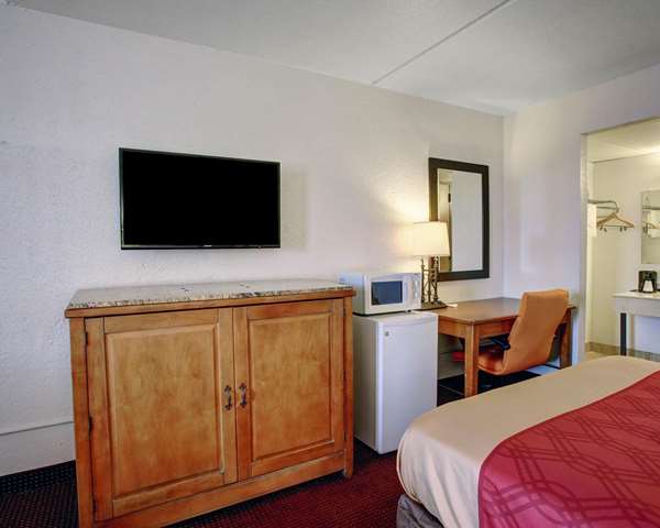  - Rodeway Inn New Braunfels - I-35, Exit 189