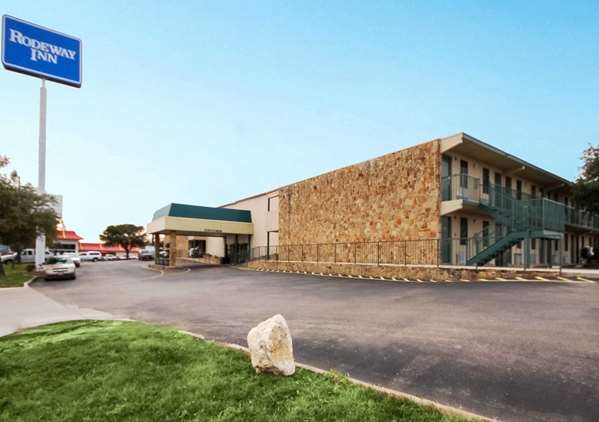 Exterior view - Rodeway Inn New Braunfels - I-35, Exit 189