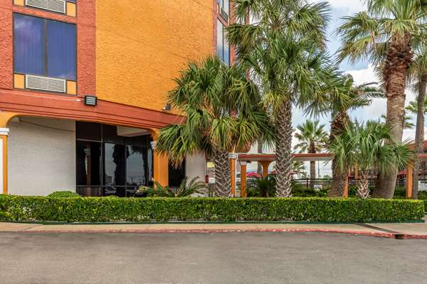 Exterior view - Quality Inn Pasadena