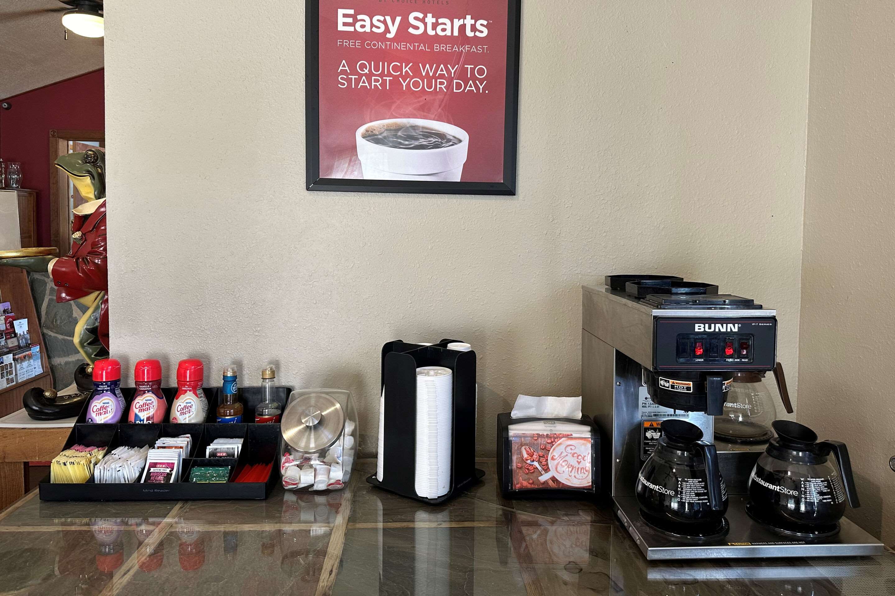 Breakfast area | Econo Lodge Fredericksburg