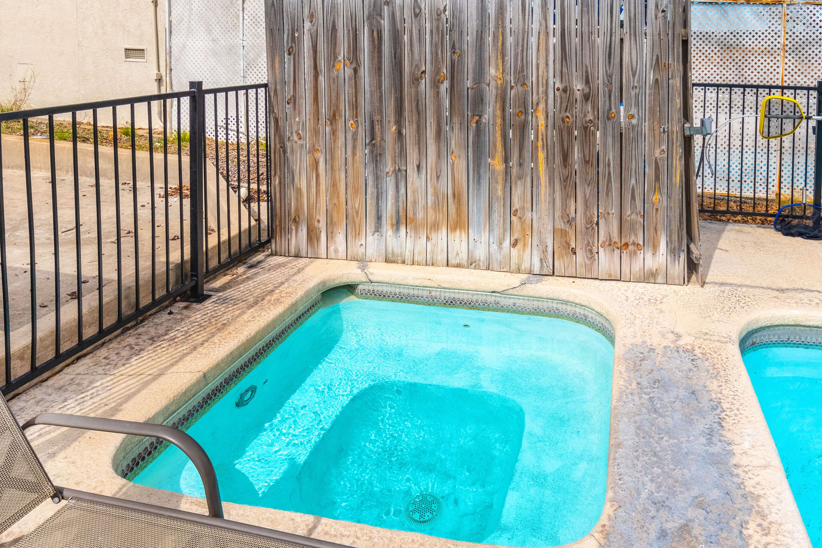 Outdoor pool | Econo Lodge Fredericksburg