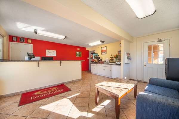  - Econo Lodge San Marcos - I-35, Exit 204A