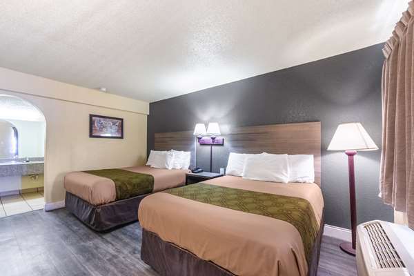  - Econo Lodge San Marcos - I-35, Exit 204A