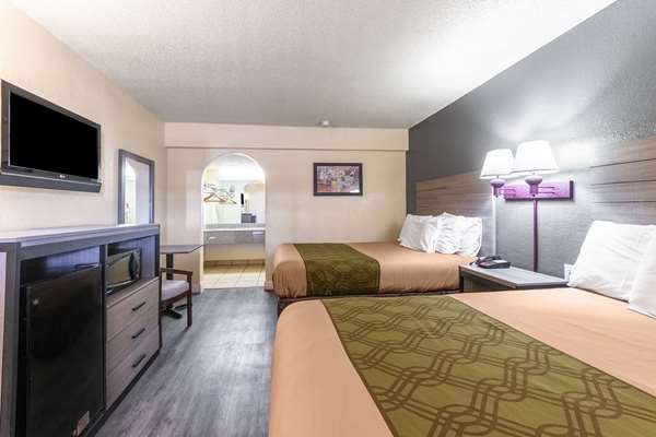  - Econo Lodge San Marcos - I-35, Exit 204A
