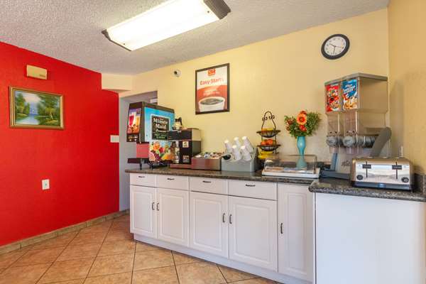  - Econo Lodge San Marcos - I-35, Exit 204A