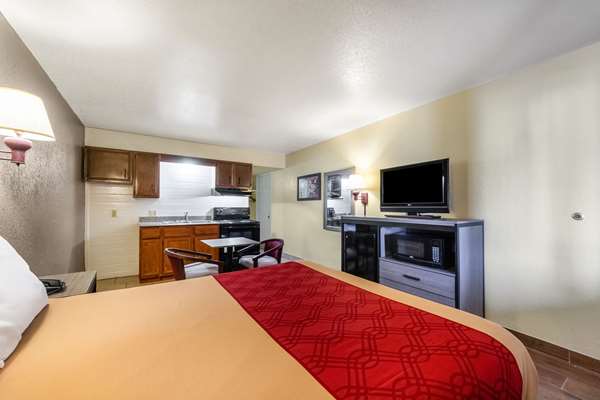  - Econo Lodge San Marcos - I-35, Exit 204A