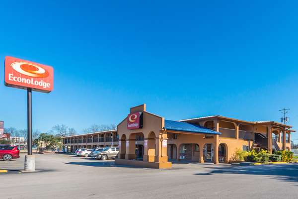 Exterior view - Econo Lodge San Marcos - I-35, Exit 204A