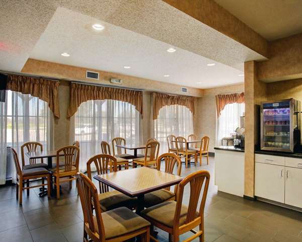 Amenities - Comfort Inn & Suites Seguin - I-10, Exit 610