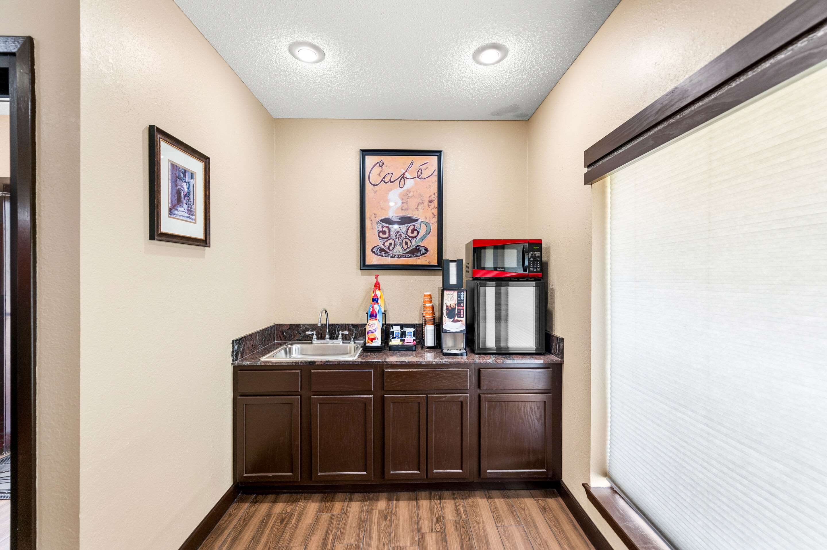 Free coffee | Econo Lodge Texarkana I-30