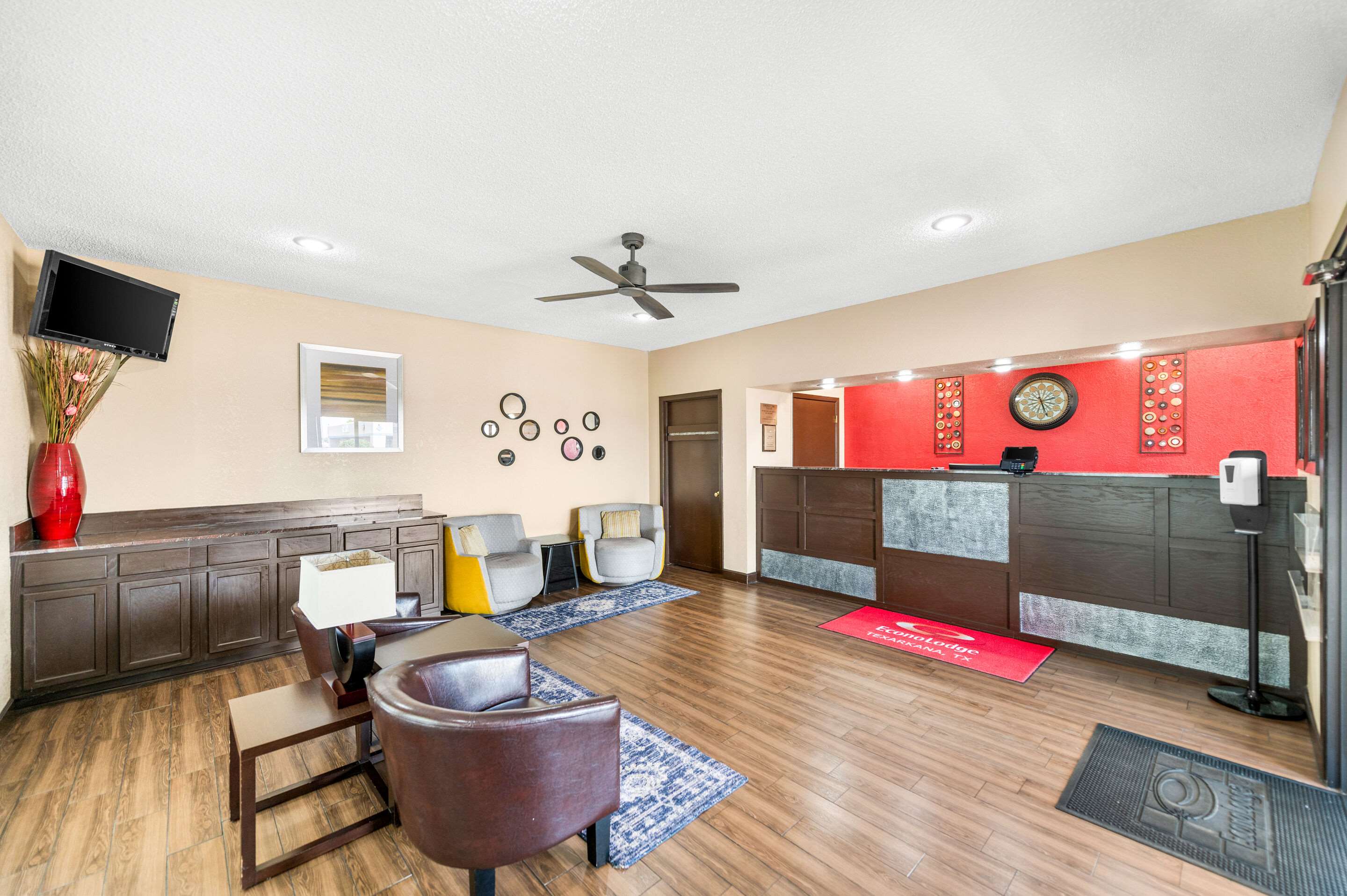 Hotel lobby | Econo Lodge Texarkana I-30