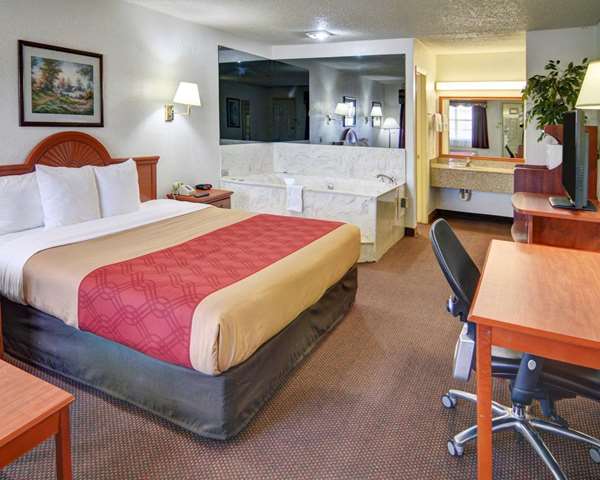  - Econo Lodge Decatur