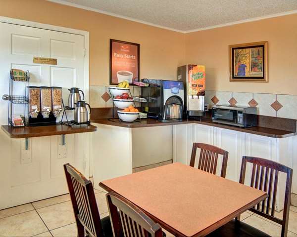 Amenities - Econo Lodge Decatur
