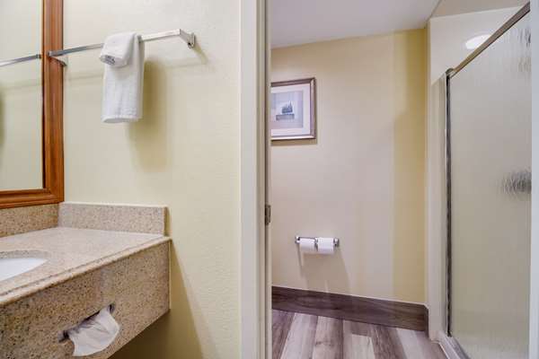  - Quality Inn North Baytown - I-10, Exit 792