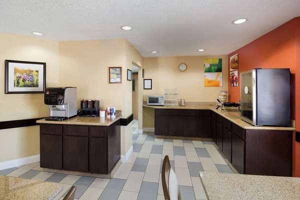 Amenities - Quality Inn North Baytown - I-10, Exit 792