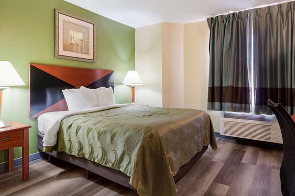  - Quality Inn North Baytown - I-10, Exit 792