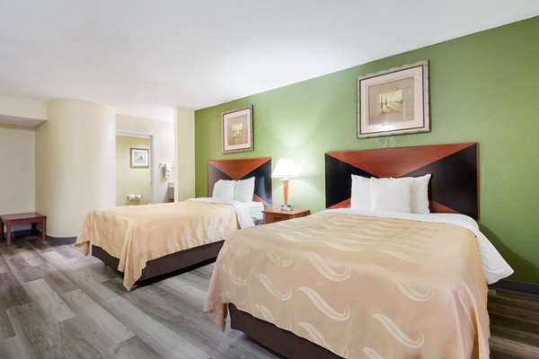  - Quality Inn North Baytown - I-10, Exit 792