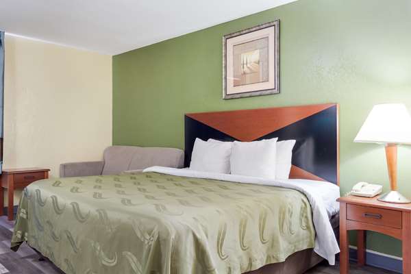  - Quality Inn North Baytown - I-10, Exit 792