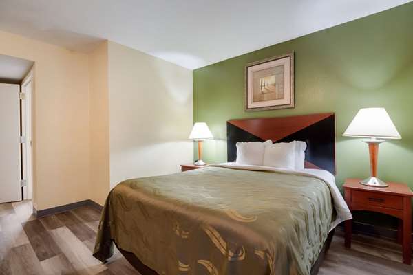 - Quality Inn North Baytown - I-10, Exit 792