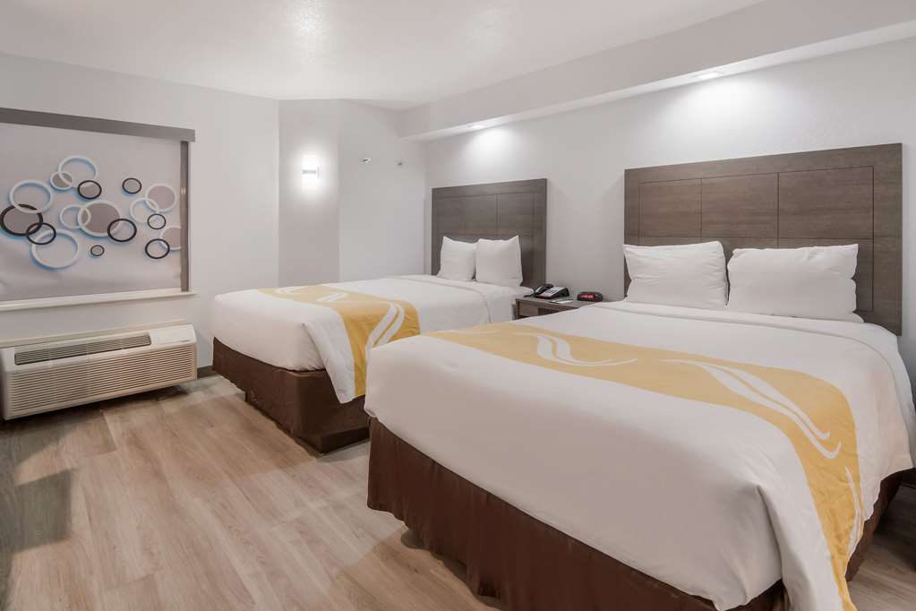 QUALITY INN AND SUITES RICHARDSON-D-guestroom-Guest Room,On-Site.jpg