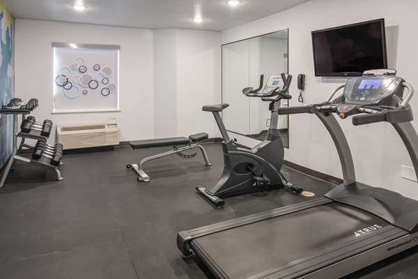 Fitness/ Exercise Room - Quality Inn & Suites Richardson