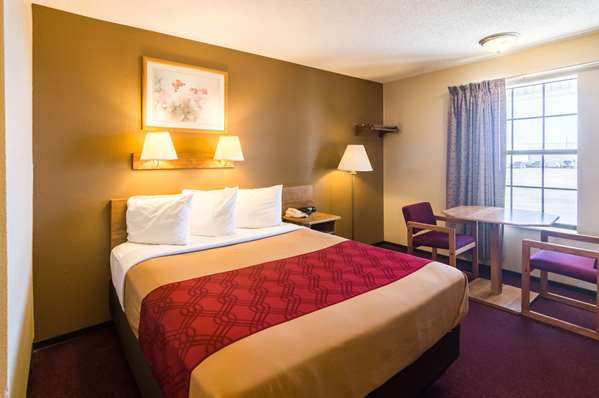  - Econo Lodge Dumas