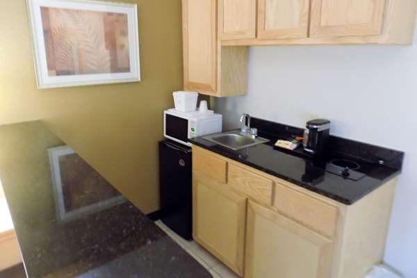  - Quality Inn Irving