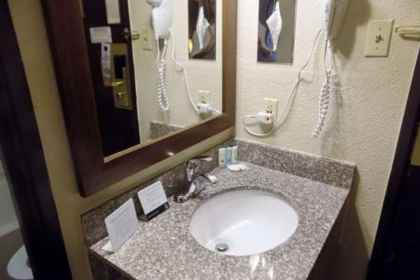  - Quality Inn Irving