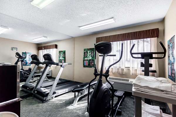 Fitness/ Exercise Room - Quality Inn Dumas