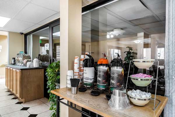 Amenities - Quality Inn Dumas