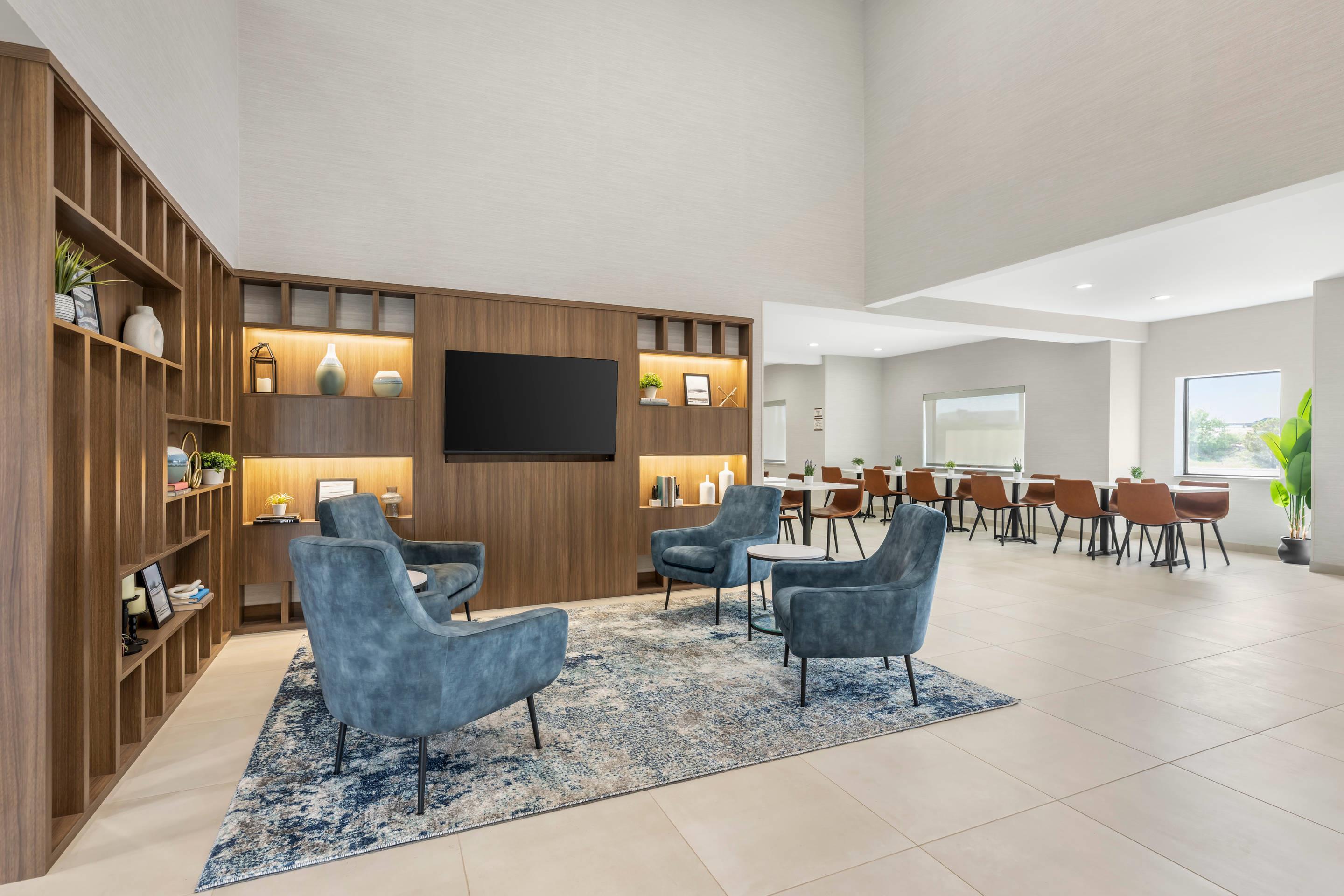 Hotel lobby | Quality Inn Midland