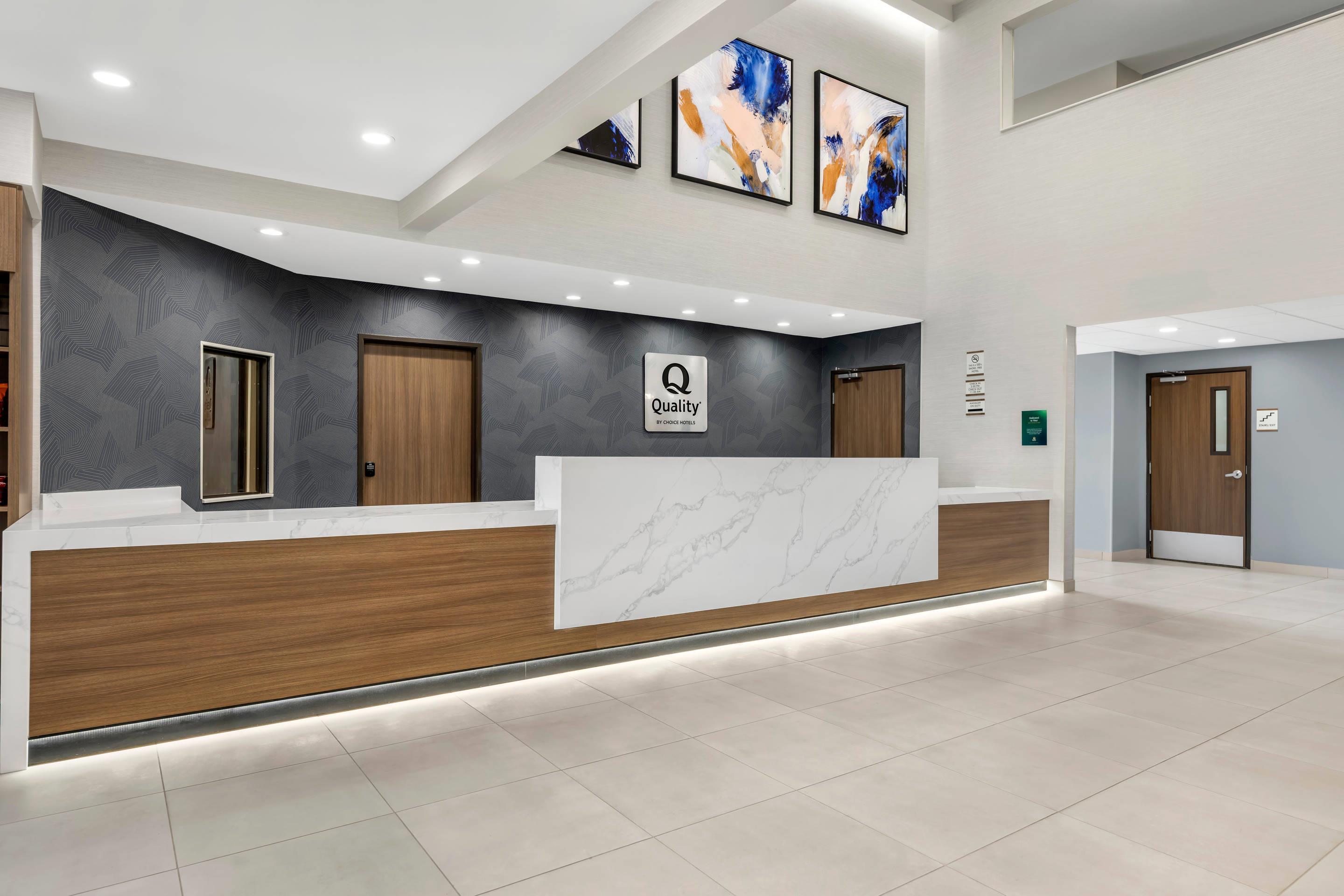 Hotel lobby | Quality Inn Midland